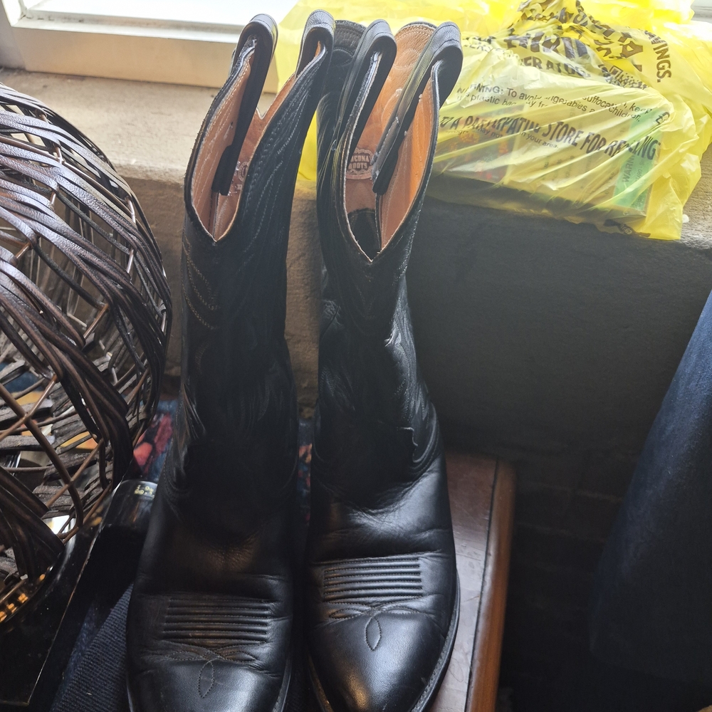 Men's Black Western Pull-On Leather Boots - Classic Cowboy Style